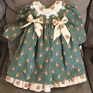 NEW!! Vintage Beautiful Victorian Girls Dress 👗